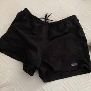 Patagonia women’s baggies black